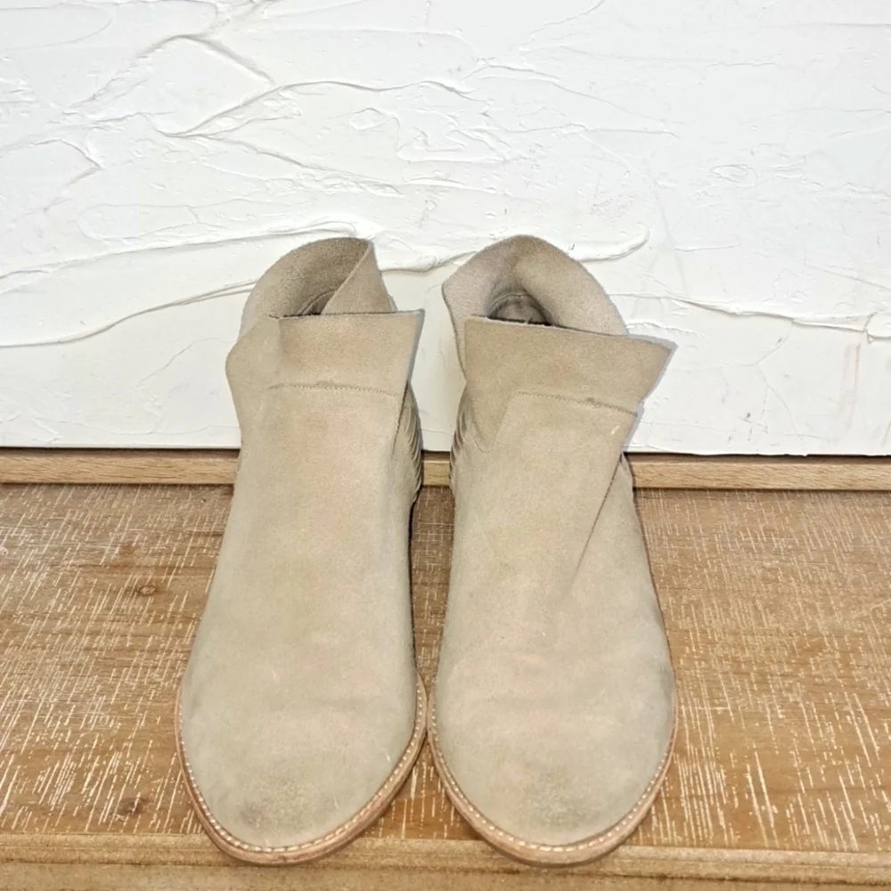 Dolce Vita Sand slip in Suede Leather  bootie  size 9